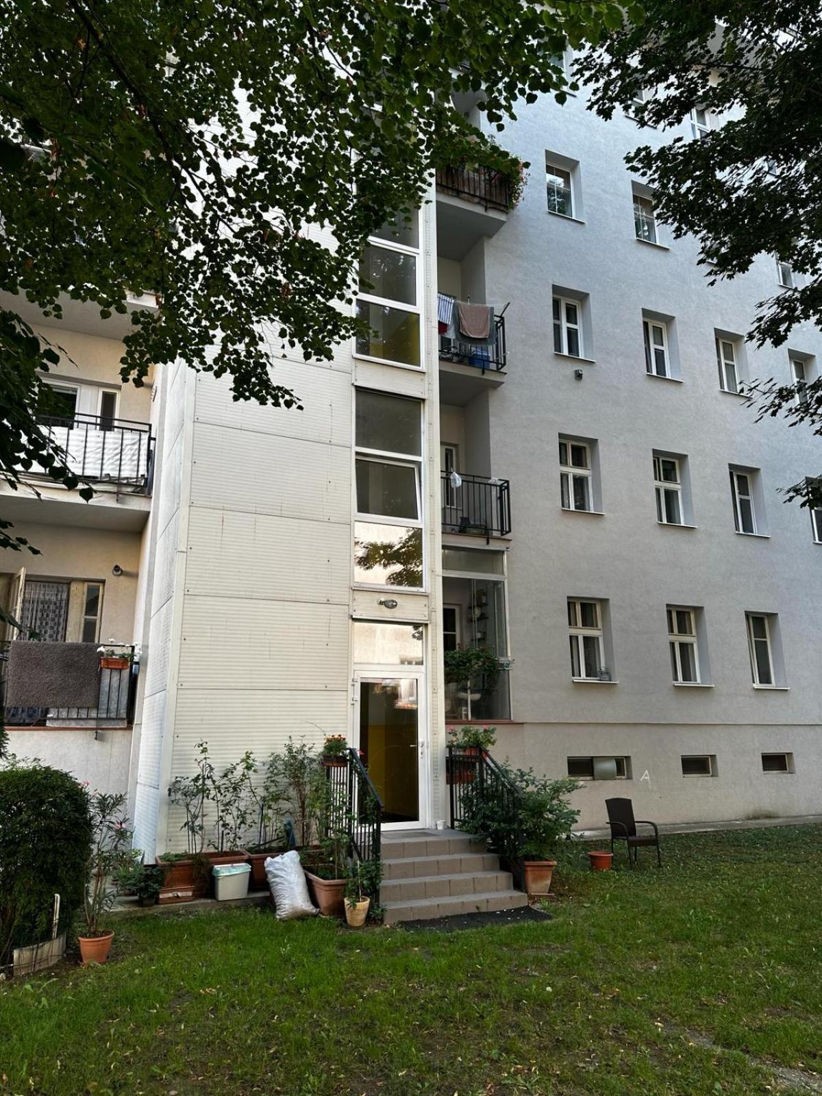 Urban Zenhouse No.2 - Breakfast Included Apartman Pozsony Kültér fotó